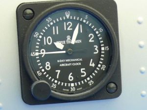 Revue Thommen Boarduhr 8 Tagewerk