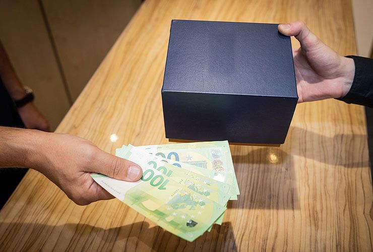 Uhren Ankauf<br />Einfach, schnell, fair und seriös Uhren Ankauf<br />Einfach, schnell, fair und seriös