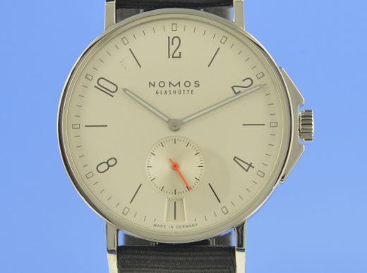 NOMOS Glashtte Ahoi Datum