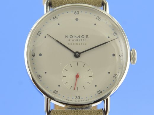 NOMOS Metro Neomatik