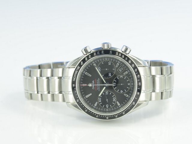 Omega Speedmaster  Date Chronograph 40 mm