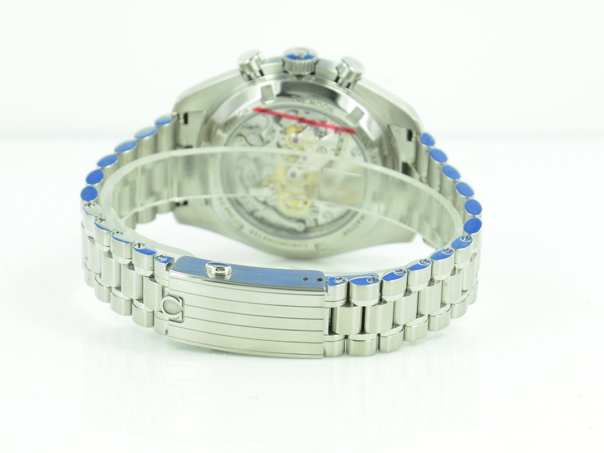 Omega Speedmaster Moonwatch Master Chronometer