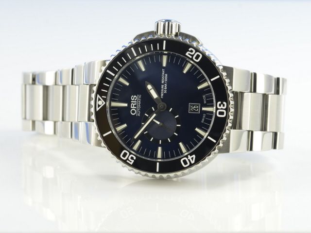 Oris Aquis Small Second Date
