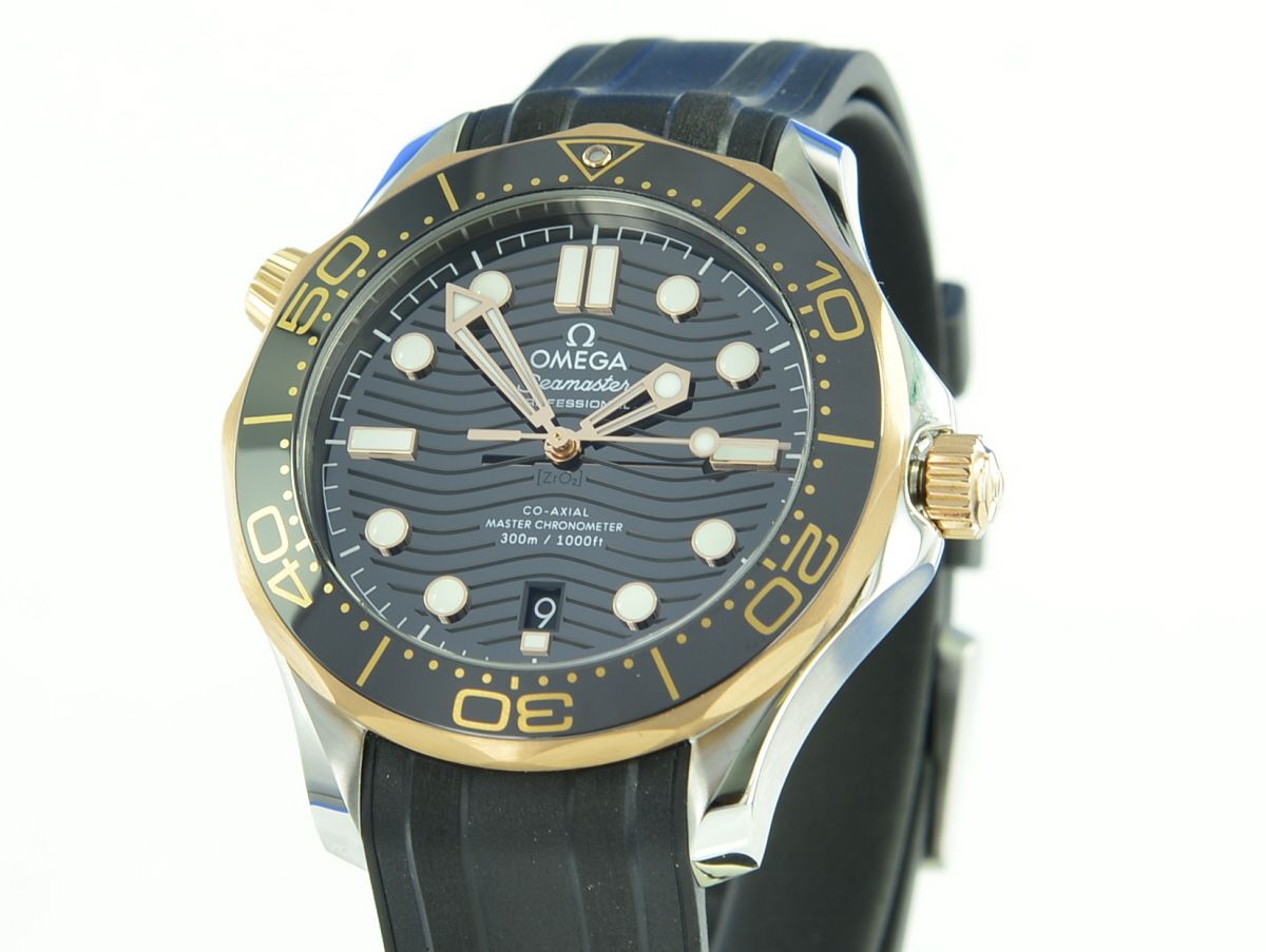 Omega Seamaster Diver 300M Master Chronometer Edelstahl/ Sedan Gold