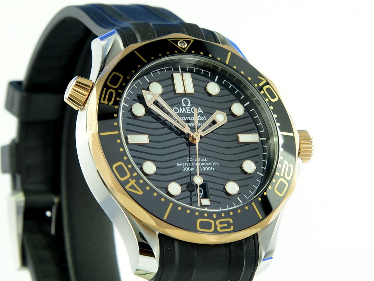 Omega Seamaster Diver 300M Master Chronometer Edelstahl/ Sedan Gold