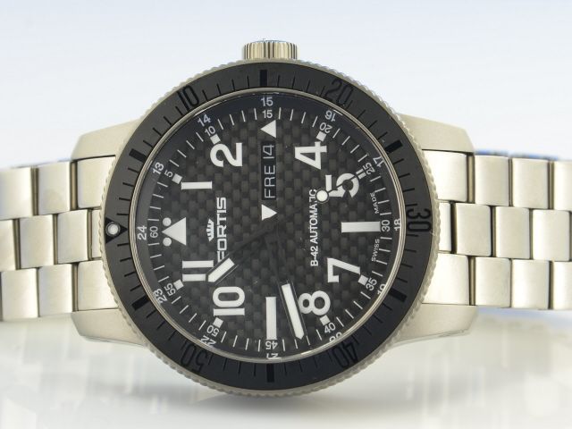 Fortis B-42 Official Cosmonauts Day/Date Titan