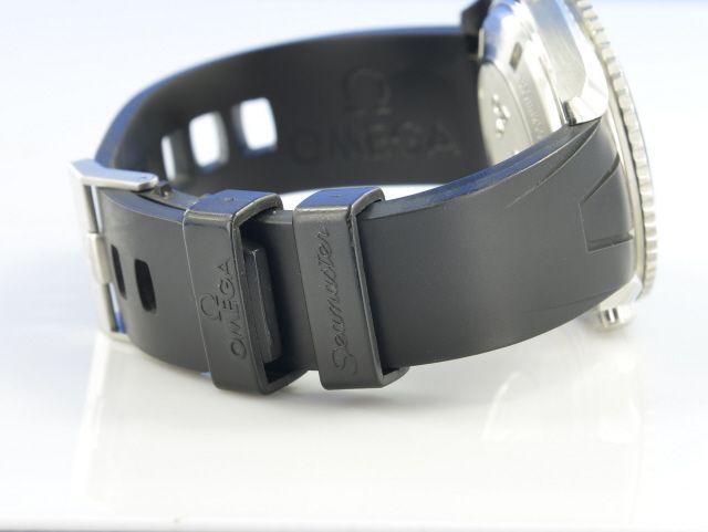 Omega Seamaster Planet Ocean 600m 007 Casino Royale