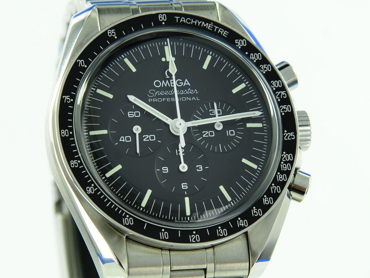 Omega Speedmaster Moonwatch Master Chronometer