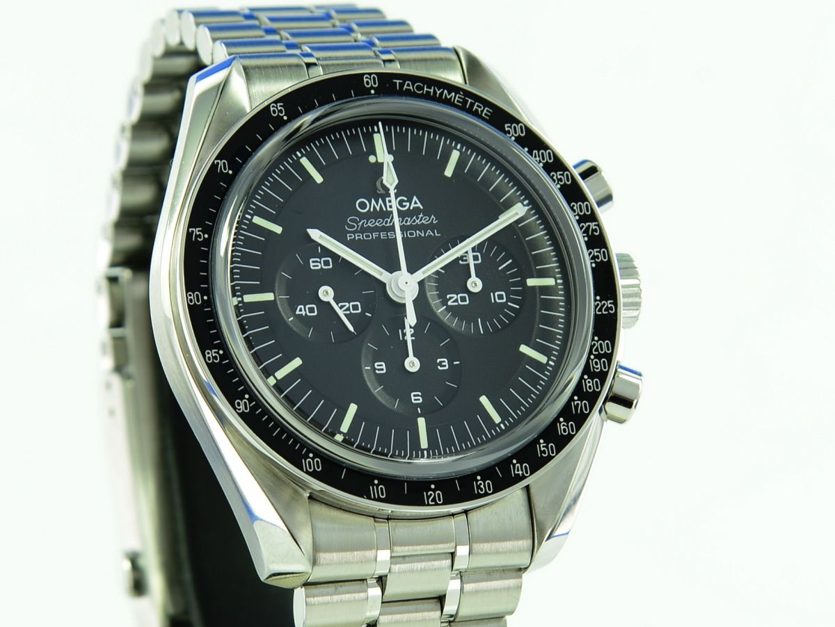 Omega Speedmaster Moonwatch Master Chronometer