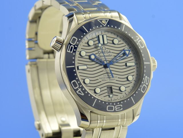 Omega Seamaster Diver 300M Co-Axial Master Chronometer