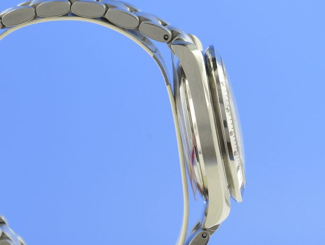 Omega Speedmaster Date Chronograph