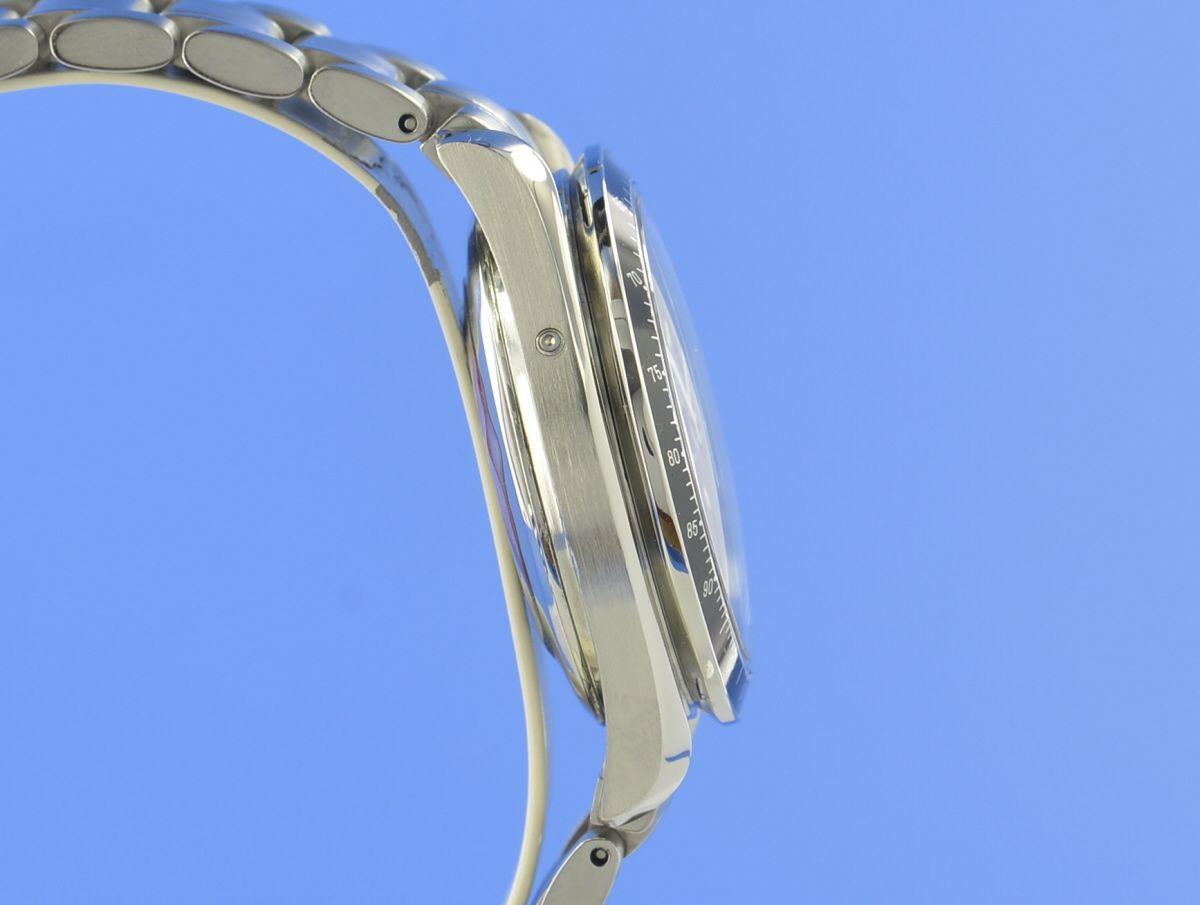 Omega Speedmaster Day-Date