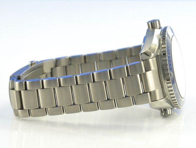 Omega Seamaster Planet Ocean 600m Liquidmetal