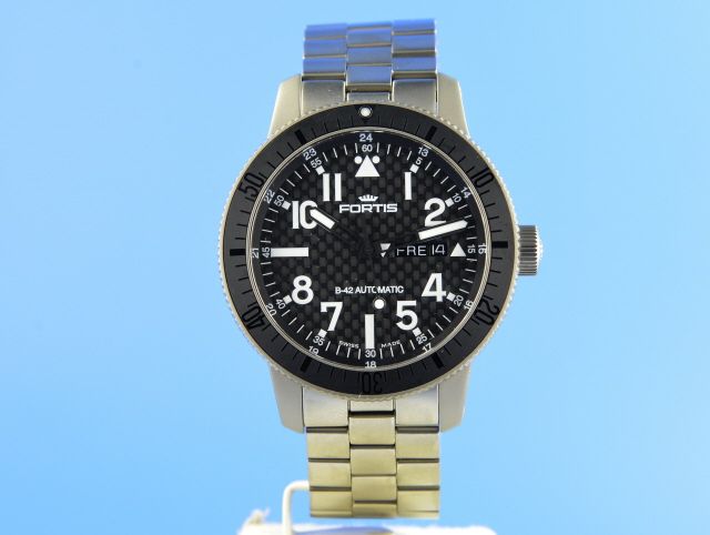 Fortis B-42 Official Cosmonauts Day/Date Titan