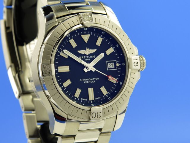 Breitling Avenger Automatic 43