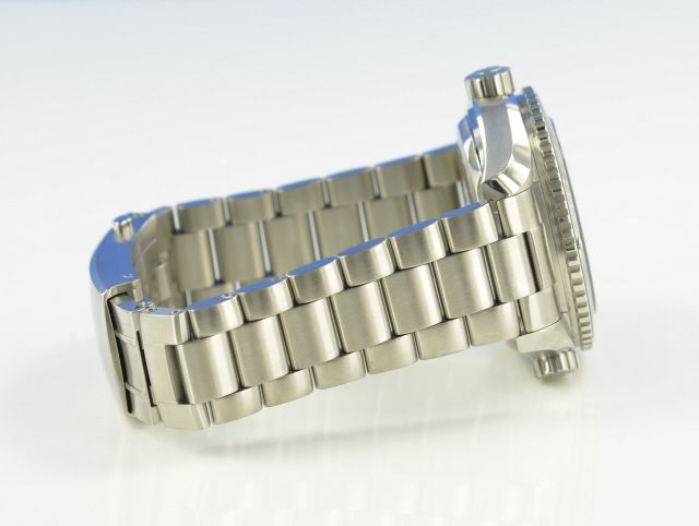 Omega Seamaster Planet Ocean Master Chronometer