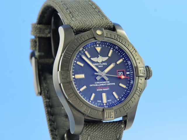 Breitling Avenger Blackbird 44