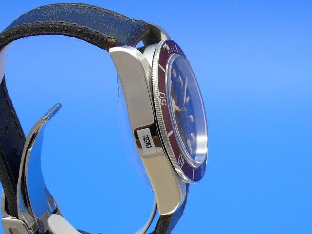 Tudor Heritage Black Bay 79220R aus 9/2013