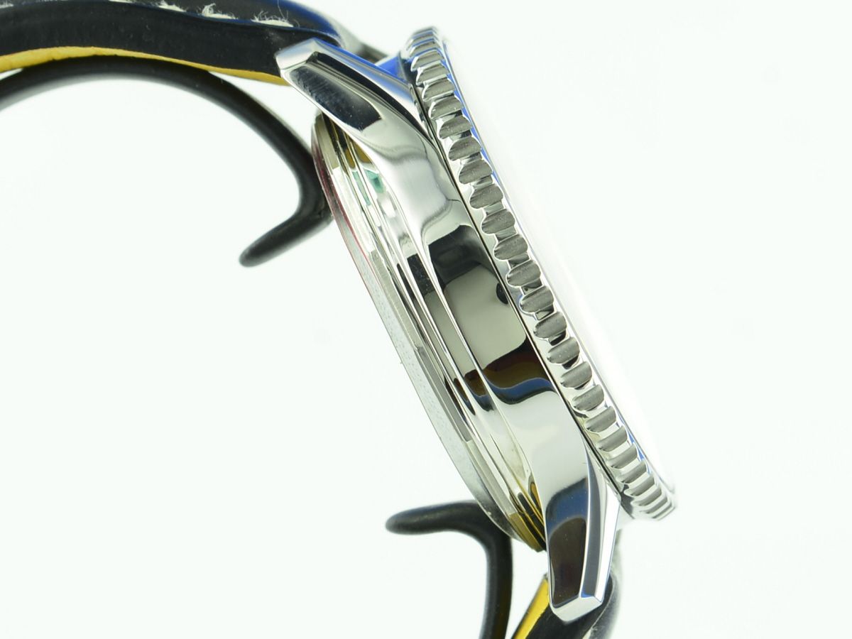 Breitling Navitimer World GMT Chronometer A24322