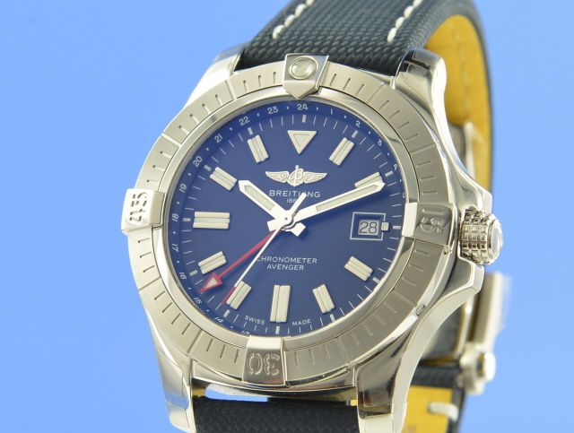 Breitling Avenger Automatic GMT 45