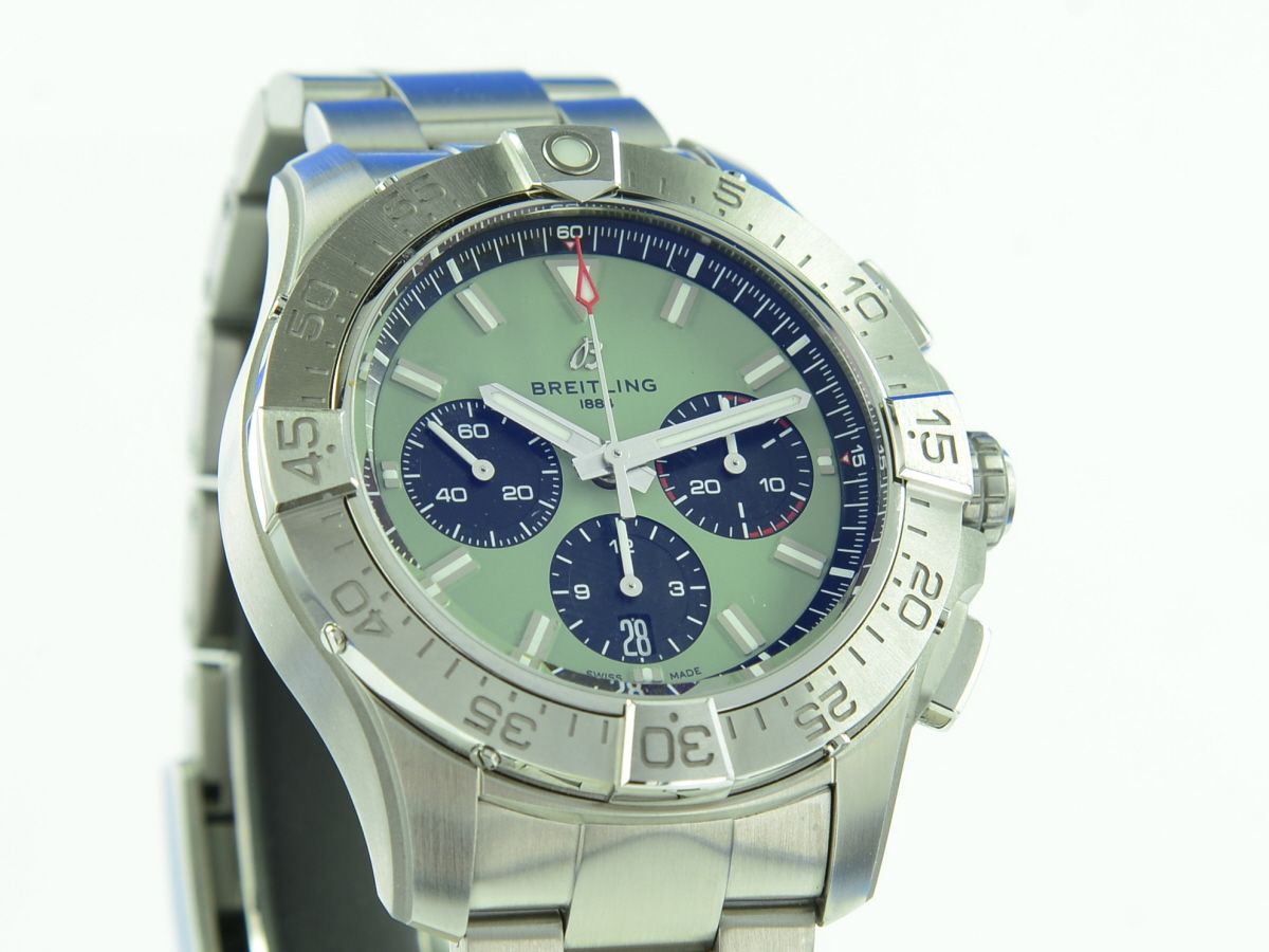 Breitling Avenger B01 Chronograph AB 0147 Stahl Automatik