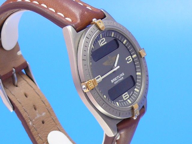 Breitling Navitimer Aerospace Titan/Gold
