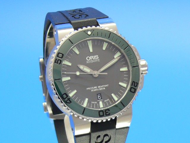 Oris Aquis Date