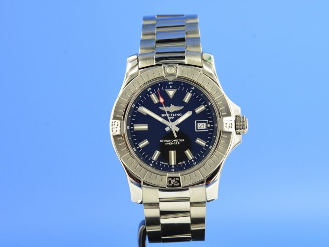 Breitling Avenger Automatic 43