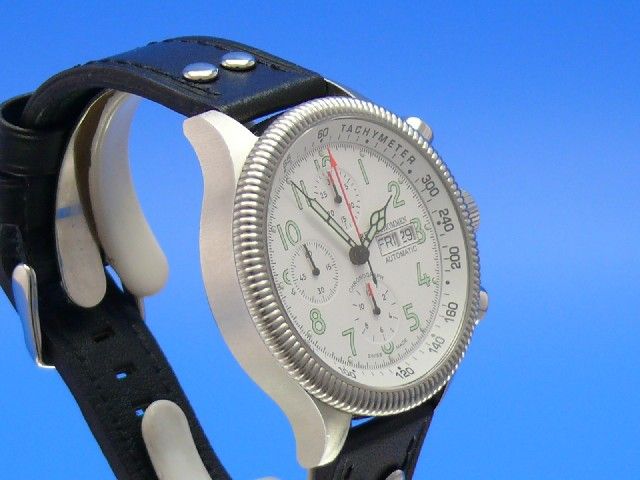 Revue Thommen Fliegeruhr Automatik