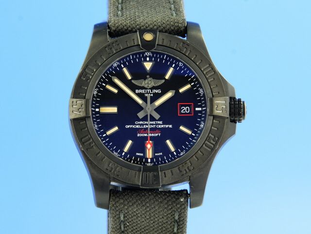 Breitling Avenger Blackbird 44
