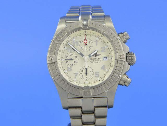 Breitling Avenger Chrono