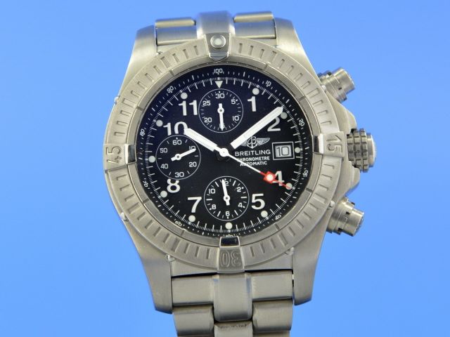 Breitling Avenger Chronograph Titan