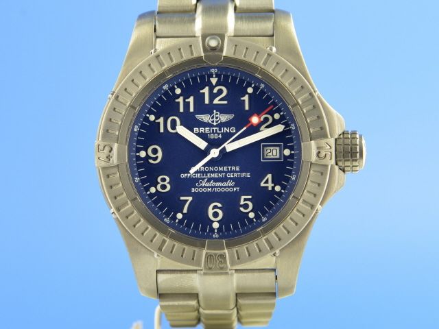 Breitling Avenger Titan