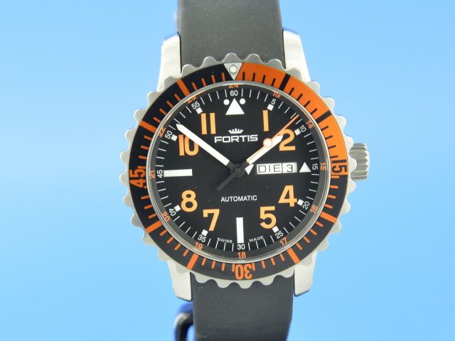 Fortis B-42 Aquatis Marinemaster Day/Date Orange