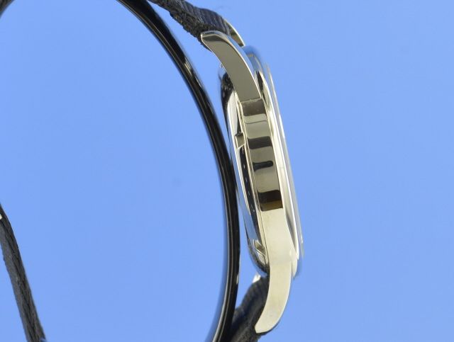 Nomos Club Datum Signal Blau