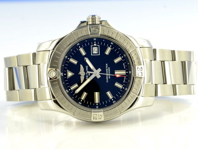 Breitling Avenger Automatic 43