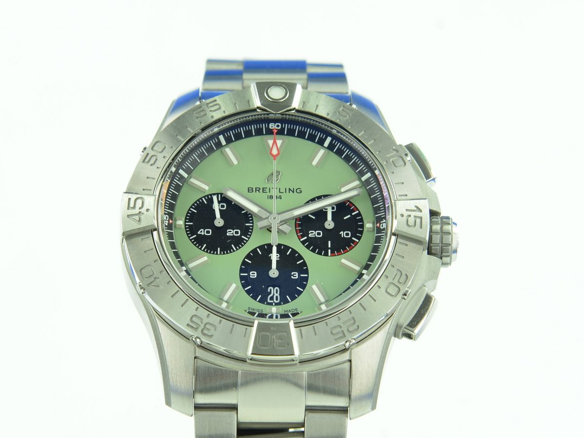 Breitling Avenger B01 Chronograph AB 0147 Stahl Automatik