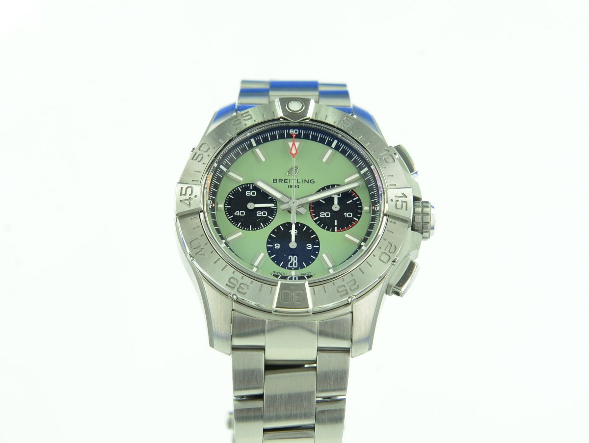 Breitling Avenger B01 Chronograph AB 0147 Stahl Automatik