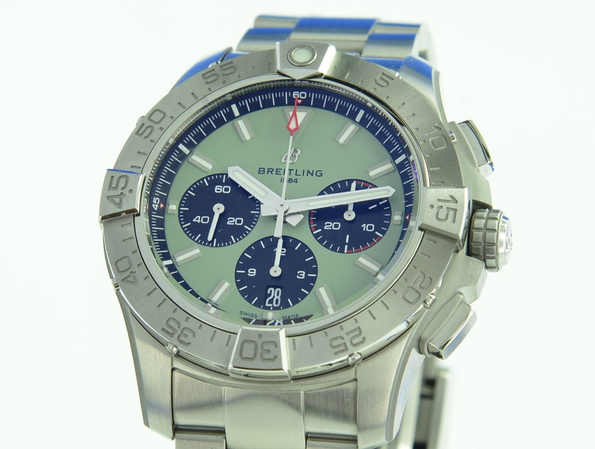 Breitling Avenger B01 Chronograph AB 0147 Stahl Automatik