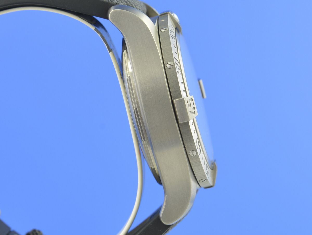 Breitling Avenger Bandit