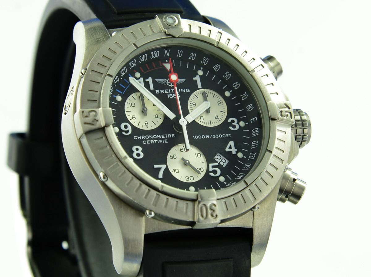 Breitling Avenger Chrono Avenger M1 Titan