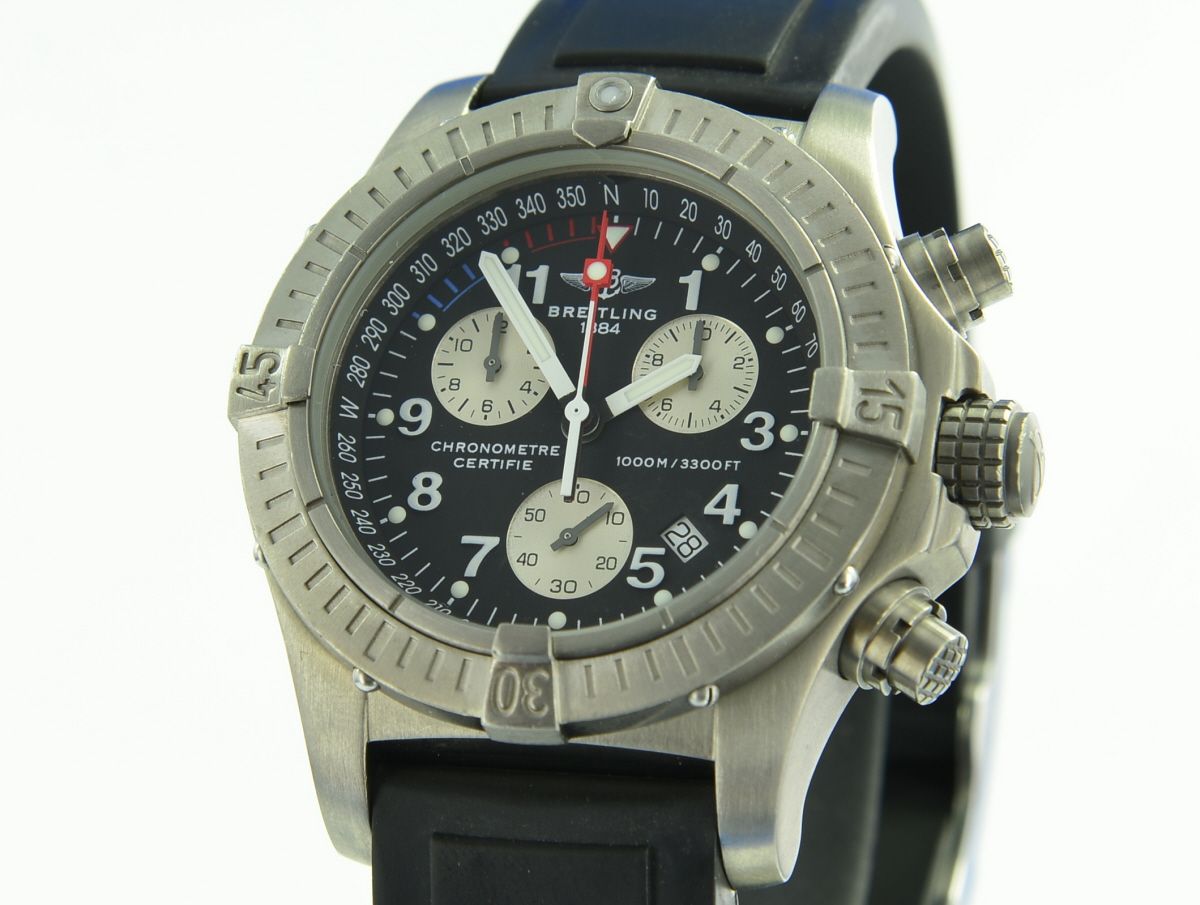 Breitling Avenger Chrono Avenger M1 Titan