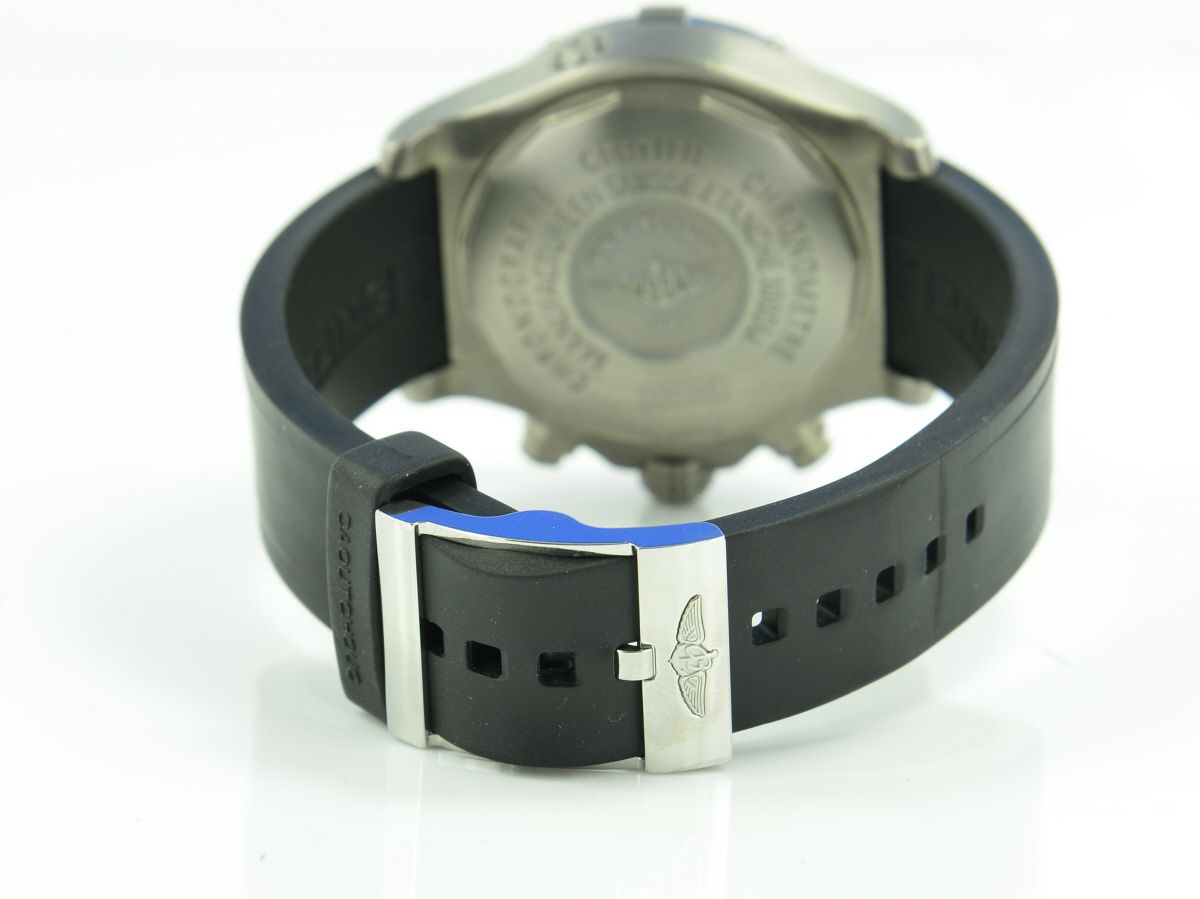 Breitling Avenger Chrono Avenger M1 Titan