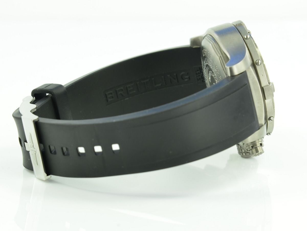 Breitling Avenger Chrono Avenger M1 Titan