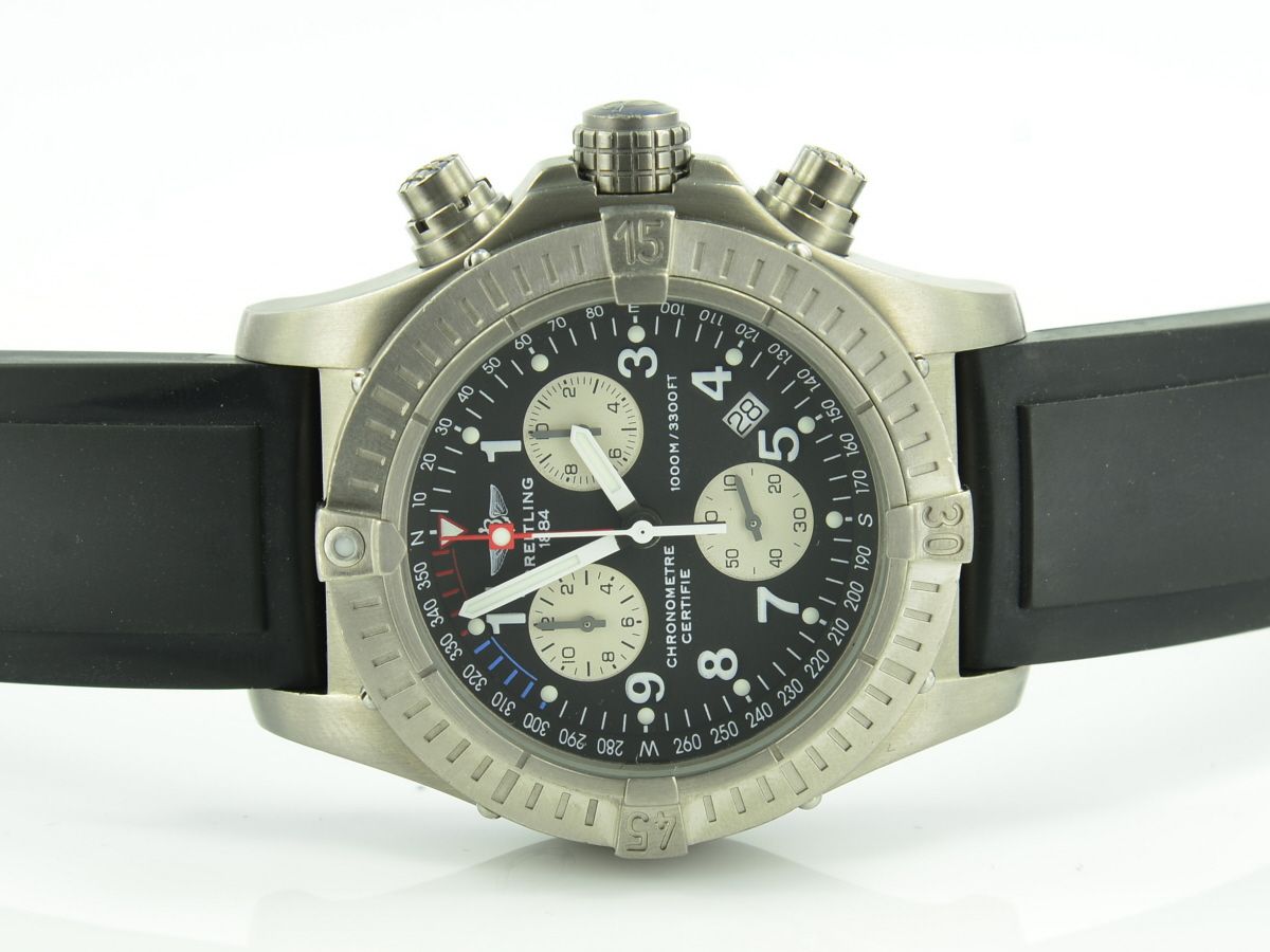 Breitling Avenger Chrono Avenger M1 Titan