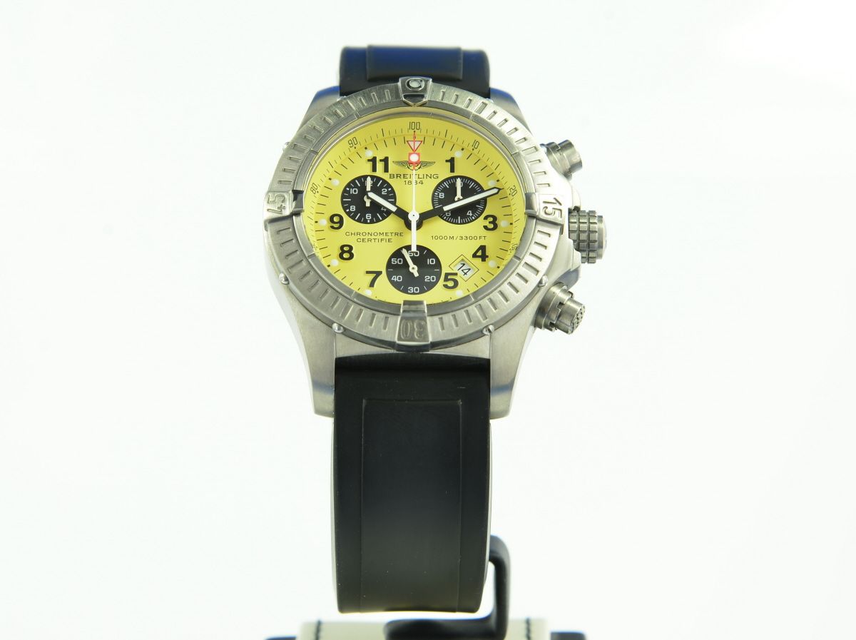 Breitling Avenger Chrono Avenger M1 Titan