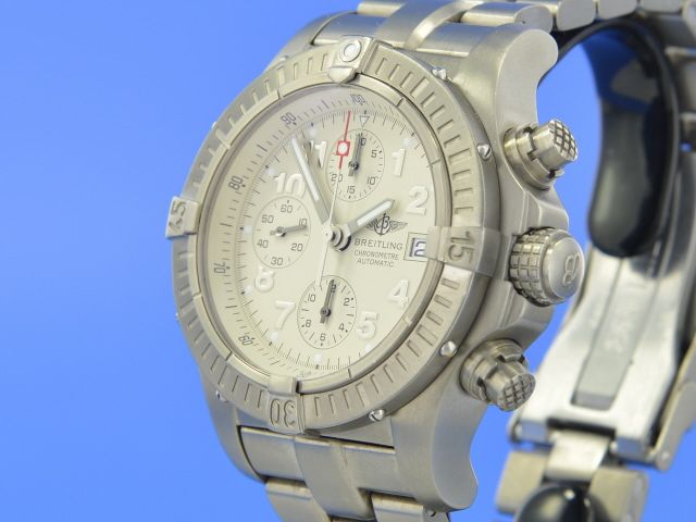 Breitling Avenger Chrono