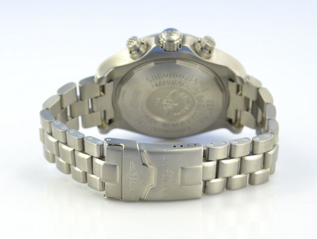 Breitling Avenger Chrono