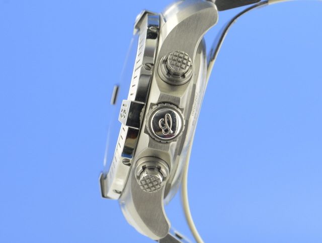 Breitling Avenger Chronograph 43