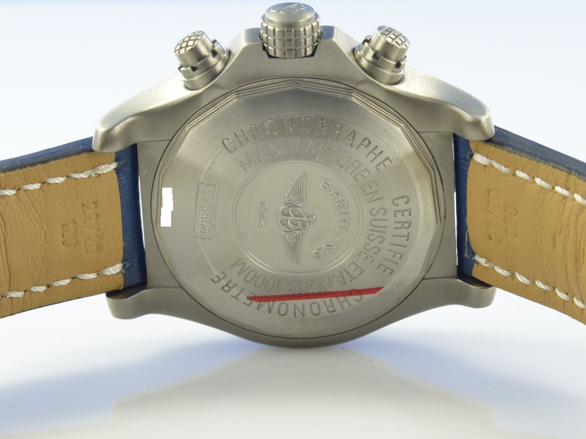 Breitling Avenger Chronograph Titan Chronometer